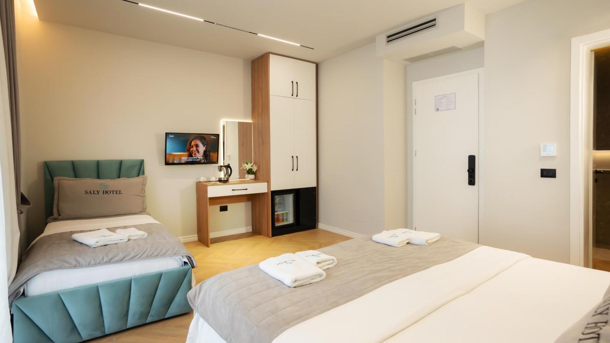 Hotel Saly Durrës 외부 사진