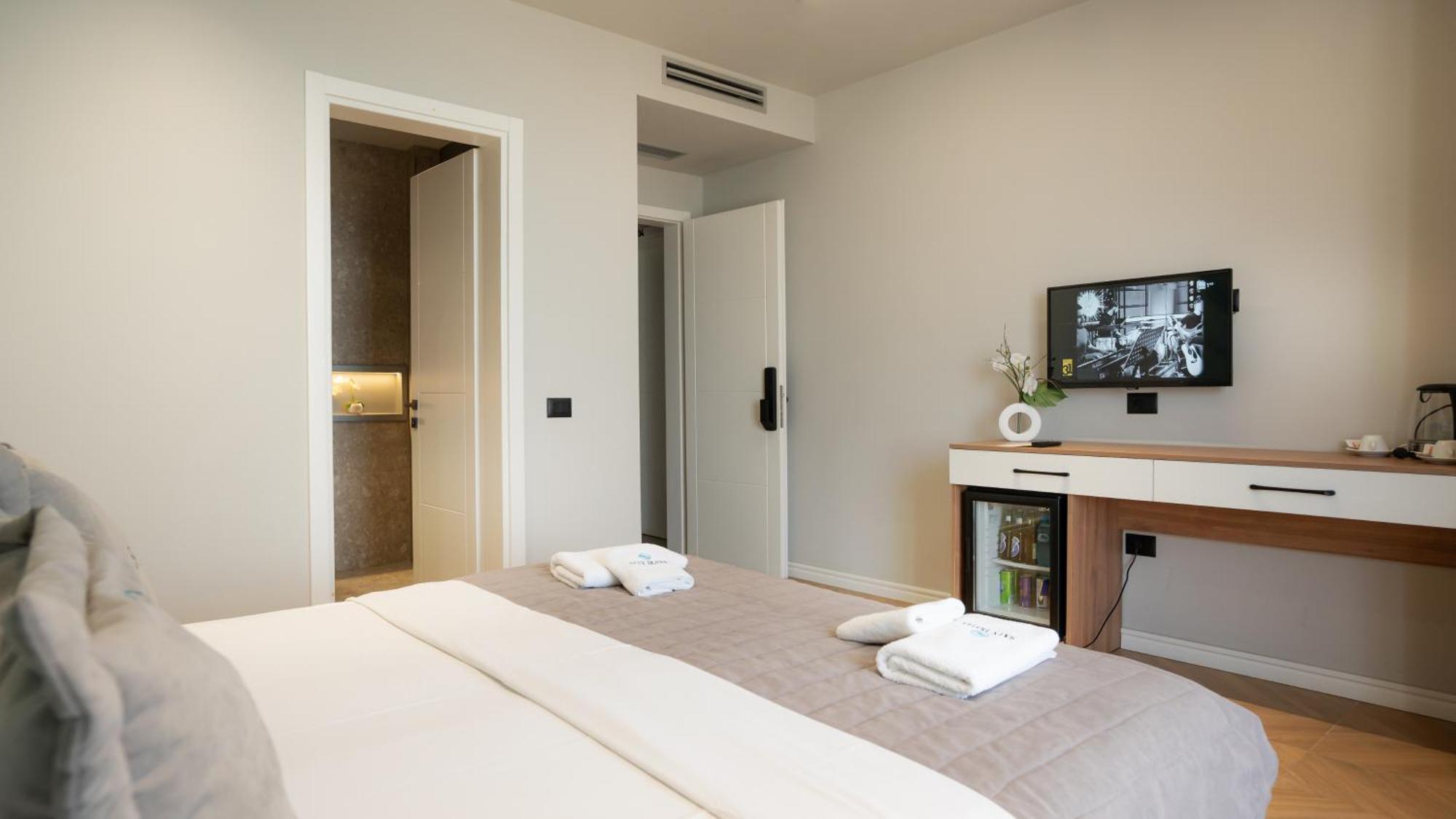 Hotel Saly Durrës 외부 사진