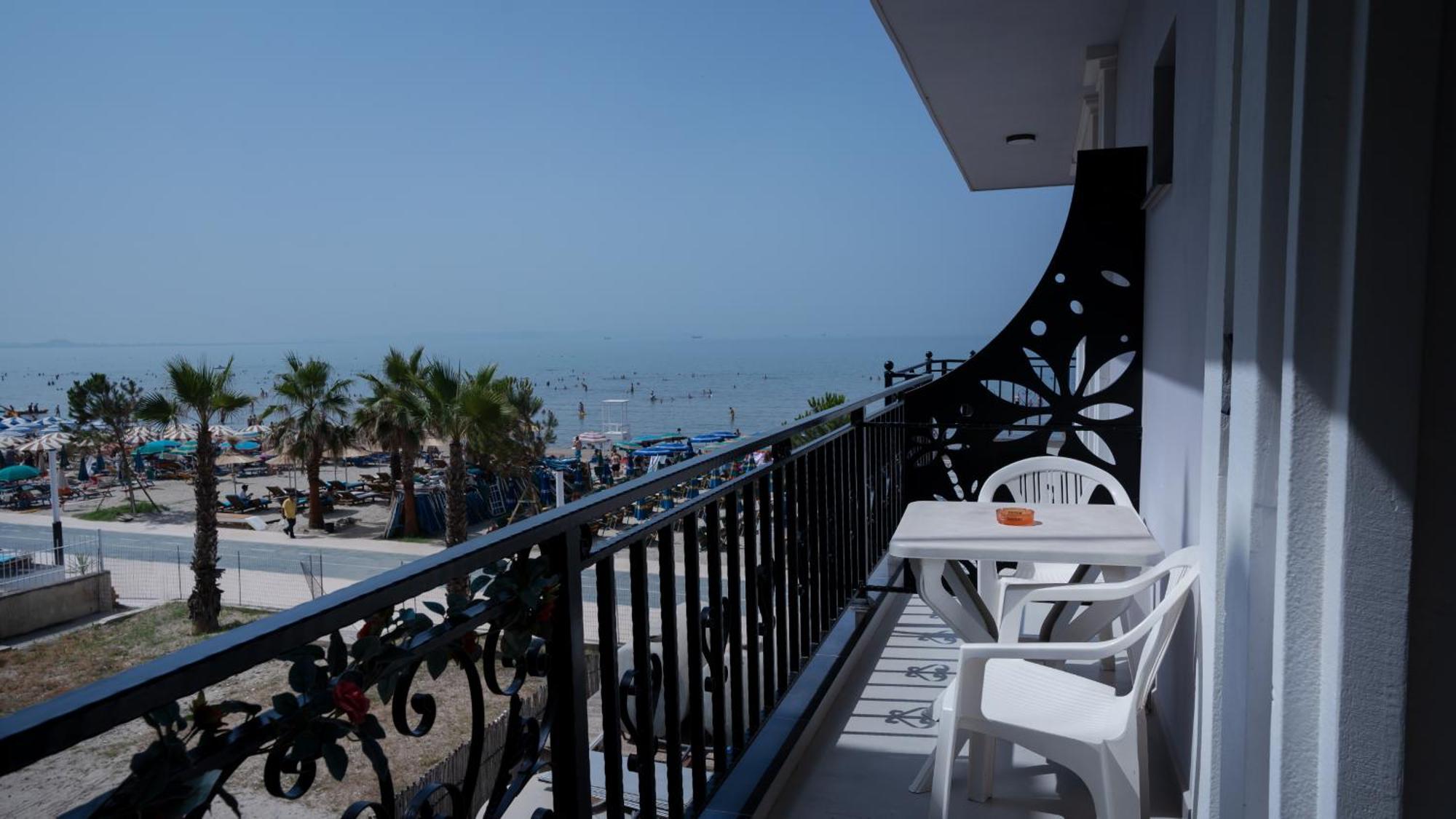 Hotel Saly Durrës 외부 사진
