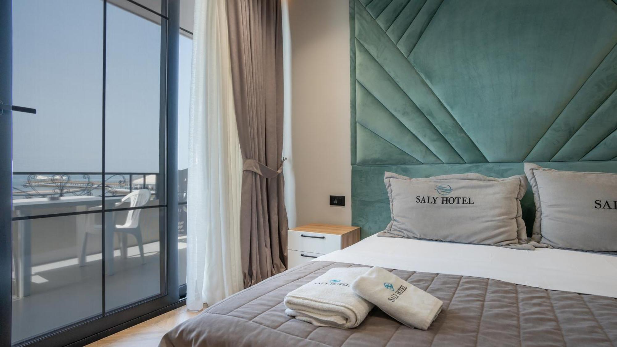 Hotel Saly Durrës 외부 사진